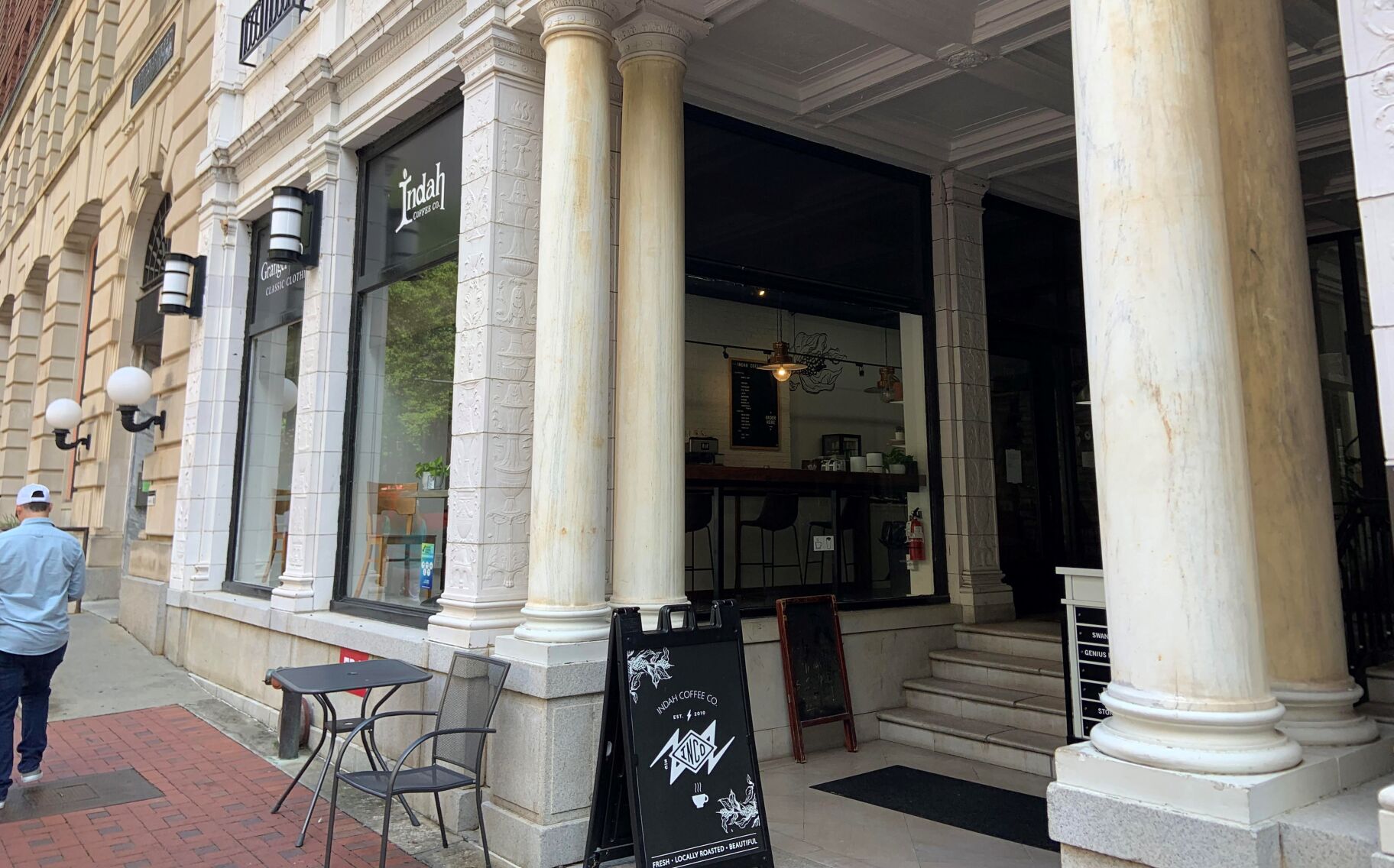 indah coffee main street